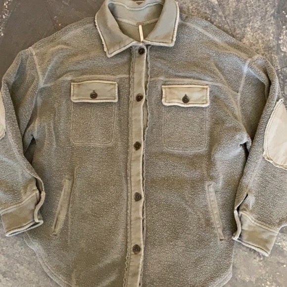 Free People sold out Ruby Jacket Olive like new size S fleece cozy sweatshirt - Picture 4 of 5